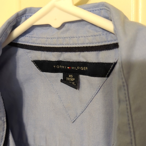 Blue Tommy Hilfiger button down blouse with collar - Picture 2 of 3